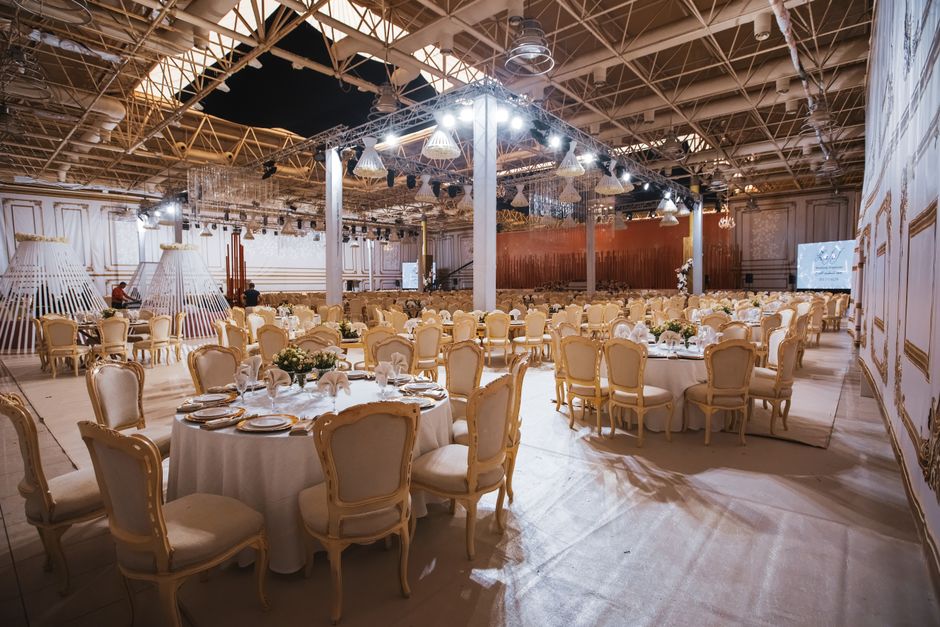 Tables & Chairs